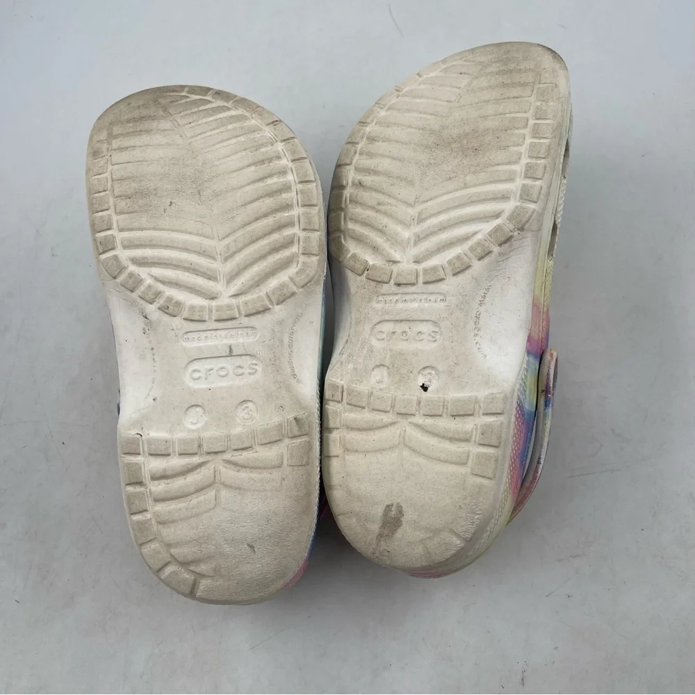 Crocs Unisex Kids Classic Clogs Rainbow Tie Dye Junior Size 3 - (basically a 3Y)
